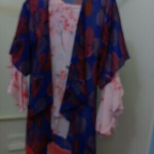 LULAROE LEAF PRINT WRAP MEDIUM OVER LAUREN CONRAD  light pink plant shirt